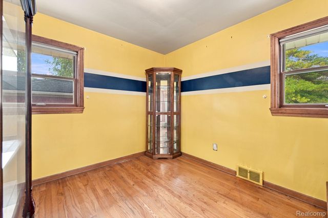 20290 Meridian Road, Grosse Ile Township, MI 48138
