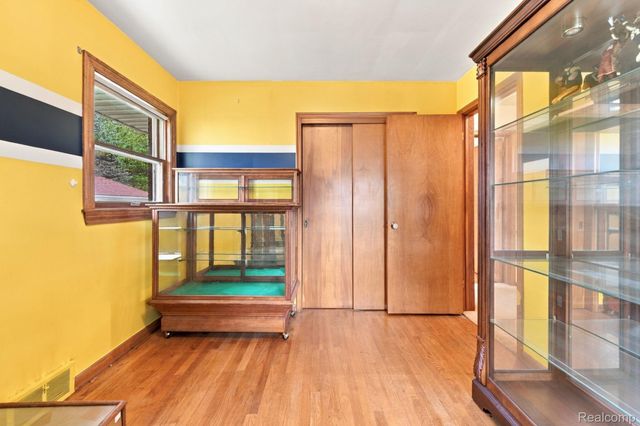 20290 Meridian Road, Grosse Ile Township, MI 48138