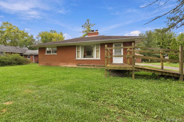 20290 Meridian Road, Grosse Ile Township, MI 48138