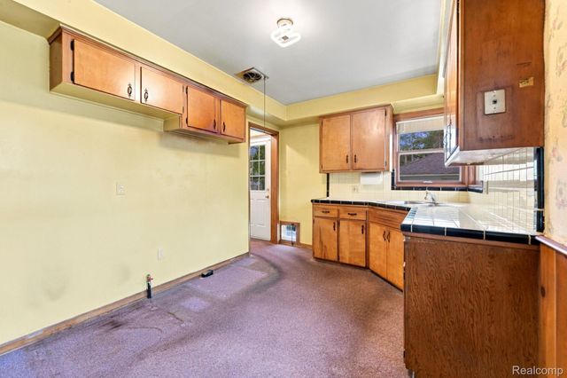 20290 Meridian Road, Grosse Ile Township, MI 48138