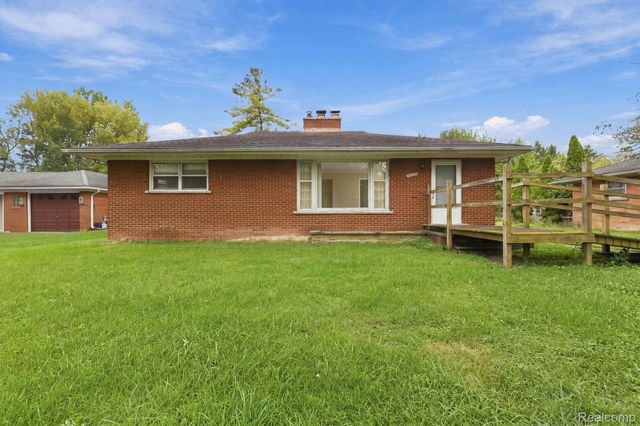 20290 Meridian Road, Grosse Ile Township, MI 48138