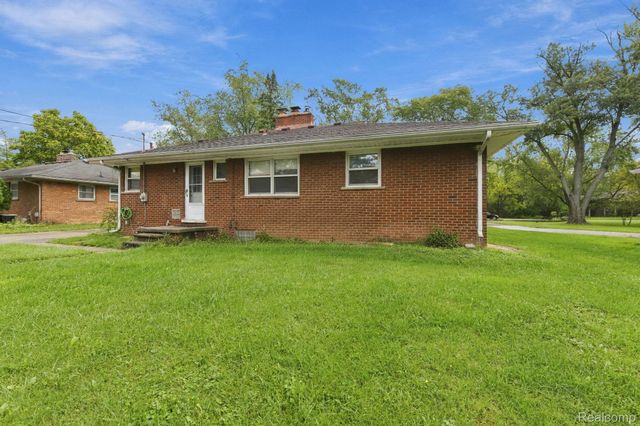 20290 Meridian Road, Grosse Ile Township, MI 48138