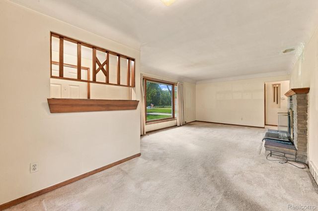 20290 Meridian Road, Grosse Ile Township, MI 48138
