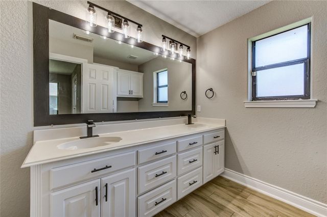 4114 Twin Drive E, Santa Fe, TX 77510