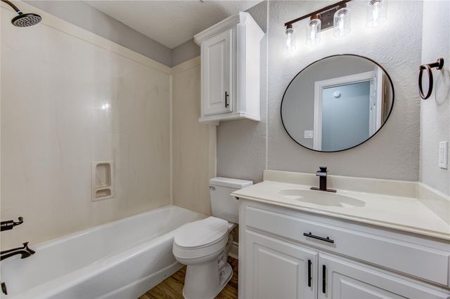 4114 Twin Drive E, Santa Fe, TX 77510