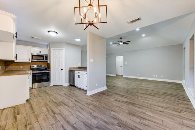 4114 Twin Drive E, Santa Fe, TX 77510