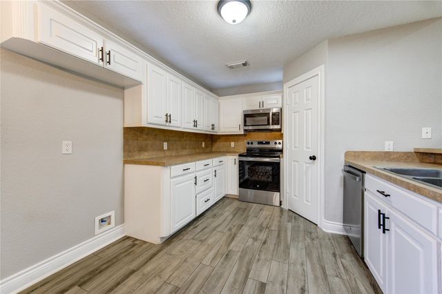 4114 Twin Drive E, Santa Fe, TX 77510