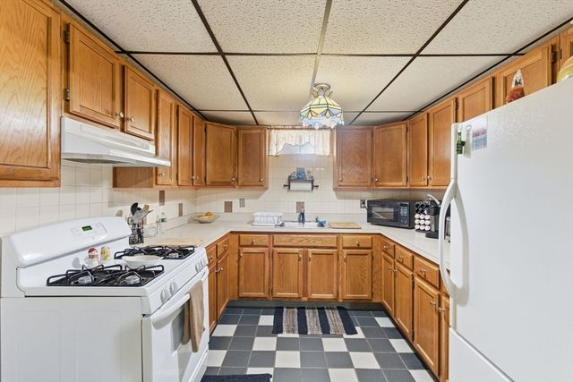 71-73 Oak St, Somerville, MA 02143