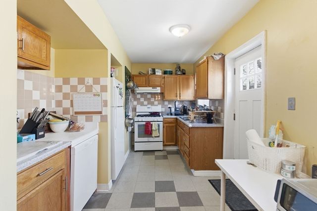 71-73 Oak St, Somerville, MA 02143