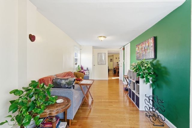71-73 Oak St, Somerville, MA 02143