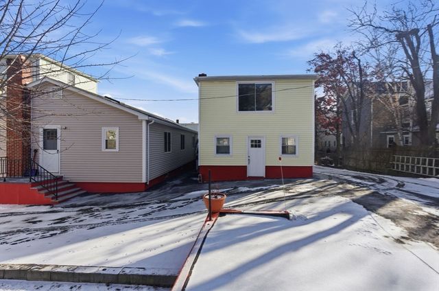 71-73 Oak St, Somerville, MA 02143