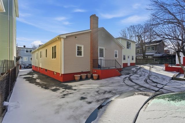 71-73 Oak St, Somerville, MA 02143