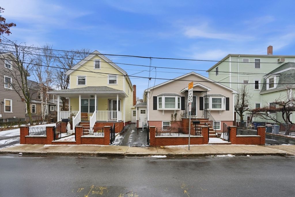 71-73 Oak St, Somerville, MA 02143