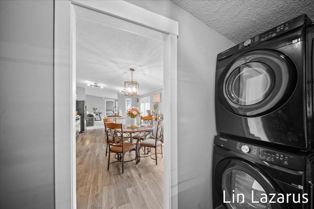 65484 Parkwood Court, Paw Paw, MI 49079