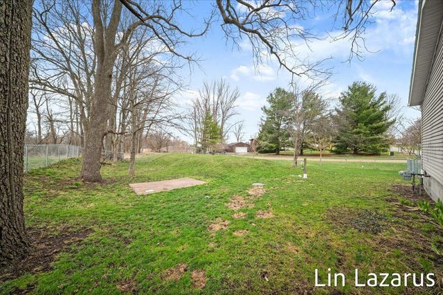 65484 Parkwood Court, Paw Paw, MI 49079