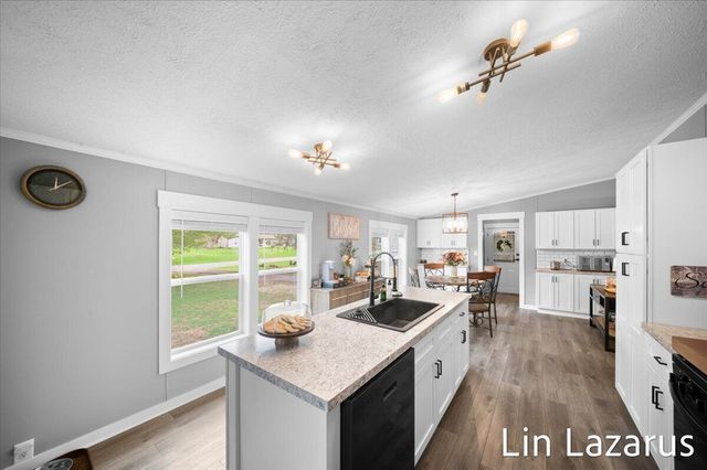 65484 Parkwood Court, Paw Paw, MI 49079