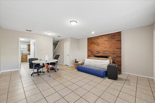930 Southmoor Drive, Arlington, TX 76010