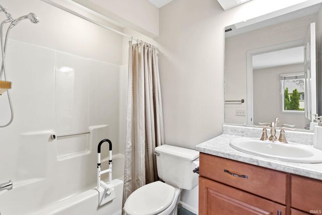 6322 Baychester Drive, Fort Wayne, IN 46815