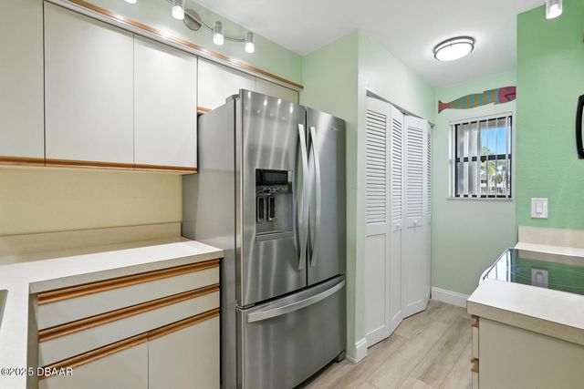 454 Bouchelle Dr Apt 102, New Smyrna Beach, FL 32169