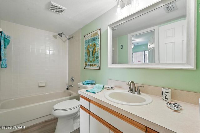 454 Bouchelle Dr Apt 102, New Smyrna Beach, FL 32169