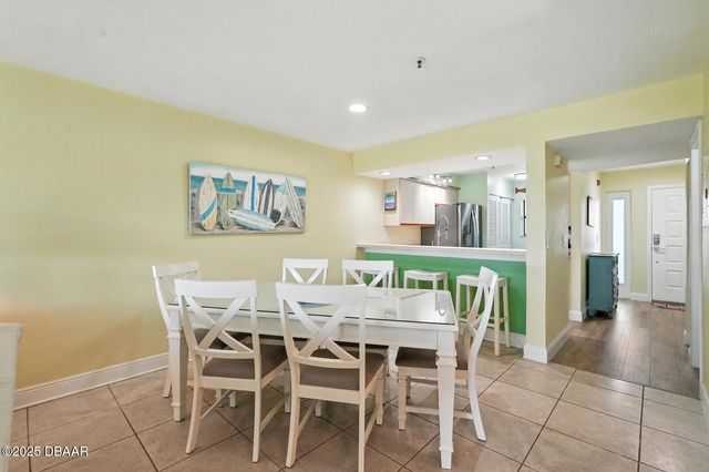 454 Bouchelle Dr Apt 102, New Smyrna Beach, FL 32169