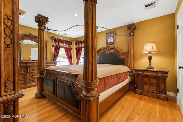 104 Spruce Circle N, Barnegat, NJ 08005