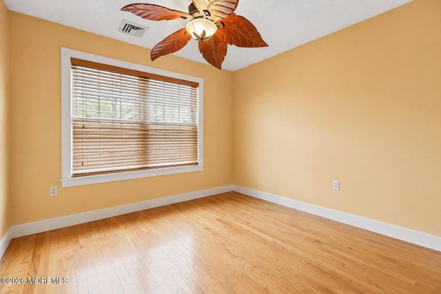 104 Spruce Circle N, Barnegat, NJ 08005