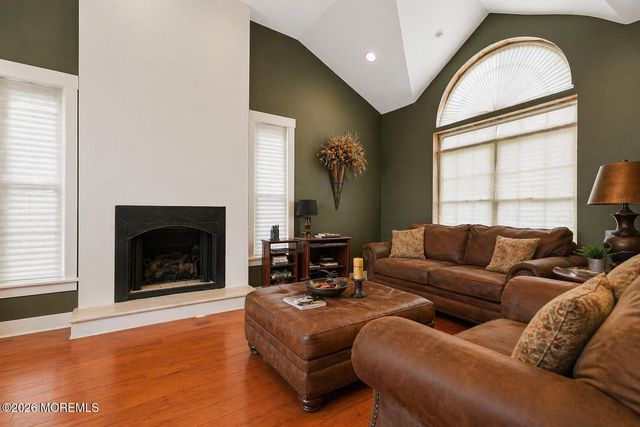 104 Spruce Circle N, Barnegat, NJ 08005