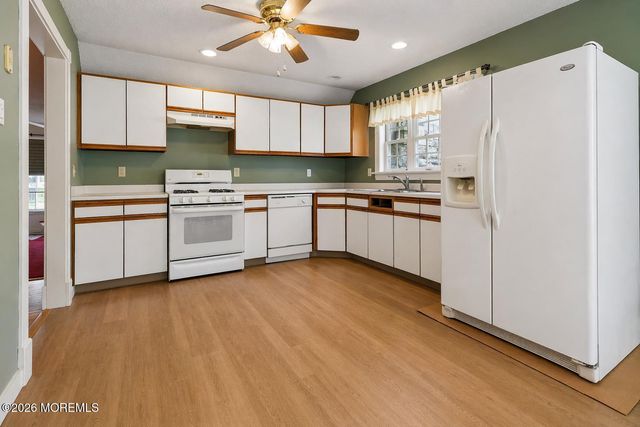 104 Spruce Circle N, Barnegat, NJ 08005