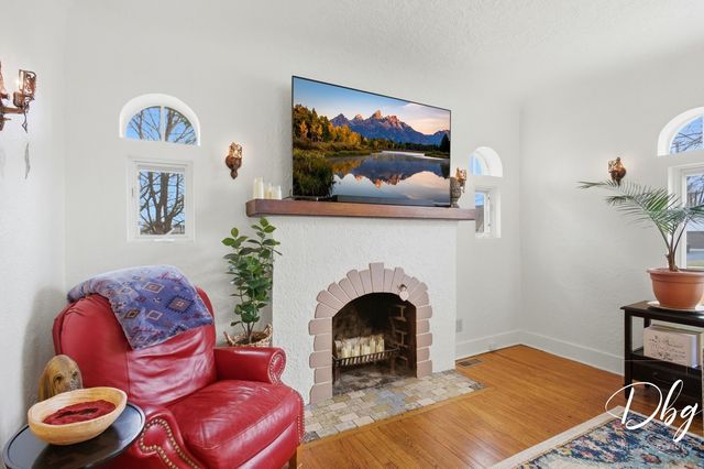 338 S Lake Street, Grayslake, IL 60030