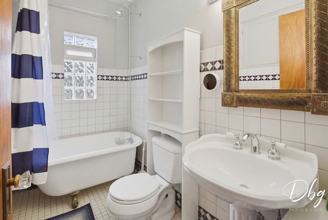 338 S Lake Street, Grayslake, IL 60030