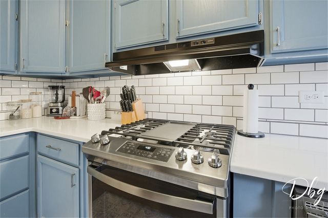 338 S Lake Street, Grayslake, IL 60030