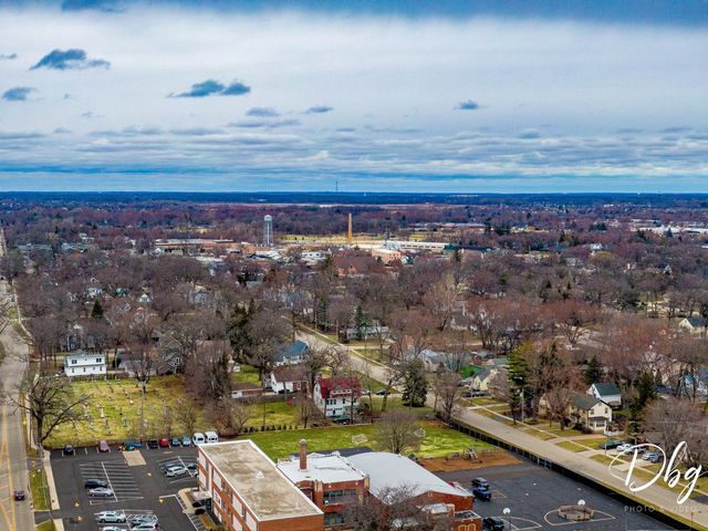 338 S Lake Street, Grayslake, IL 60030