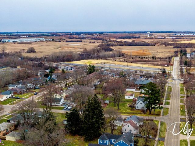 338 S Lake Street, Grayslake, IL 60030