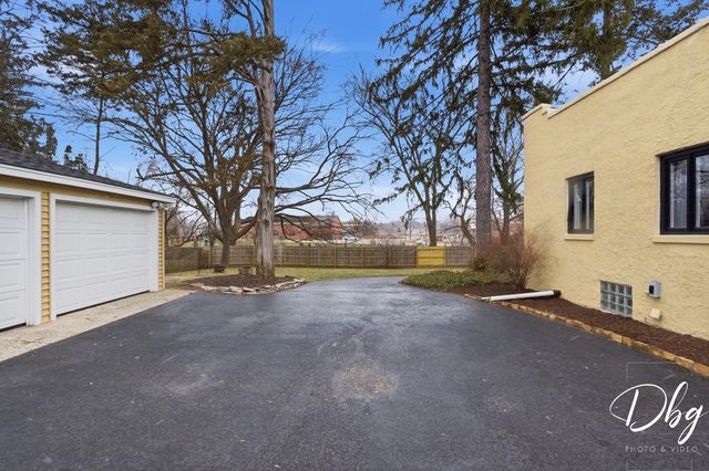 338 S Lake Street, Grayslake, IL 60030