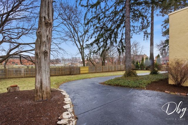 338 S Lake Street, Grayslake, IL 60030