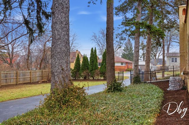 338 S Lake Street, Grayslake, IL 60030