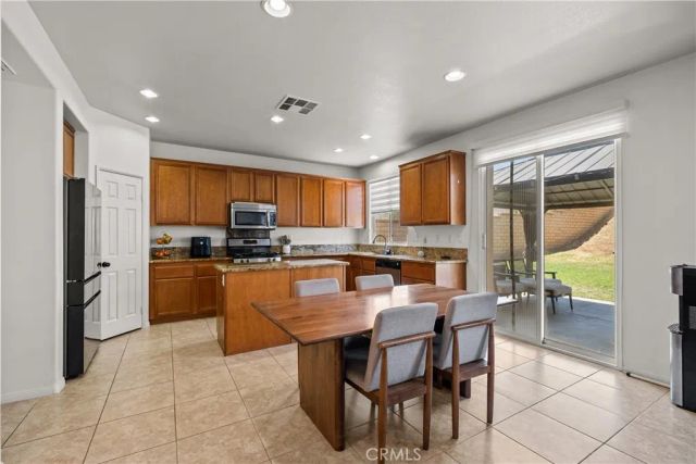 2728 Hornbeam Road, Palmdale, CA 93551