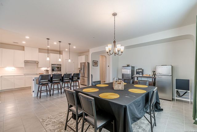 318 Deer Crest Dr, New Braunfels, TX 78130