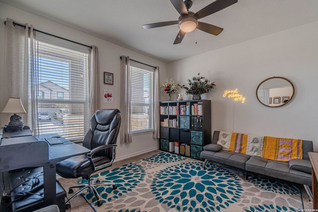 318 Deer Crest Dr, New Braunfels, TX 78130