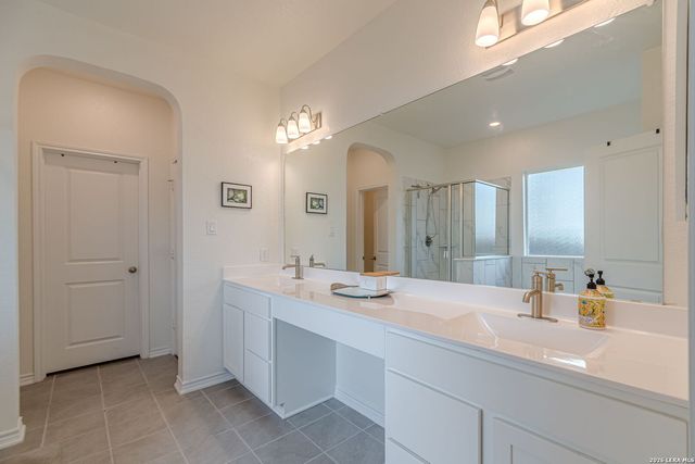 318 Deer Crest Dr, New Braunfels, TX 78130