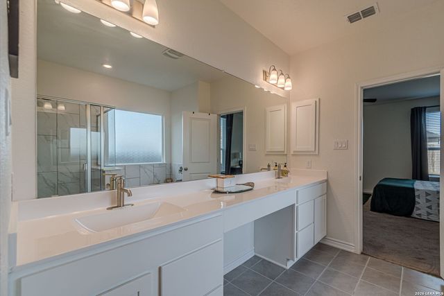 318 Deer Crest Dr, New Braunfels, TX 78130