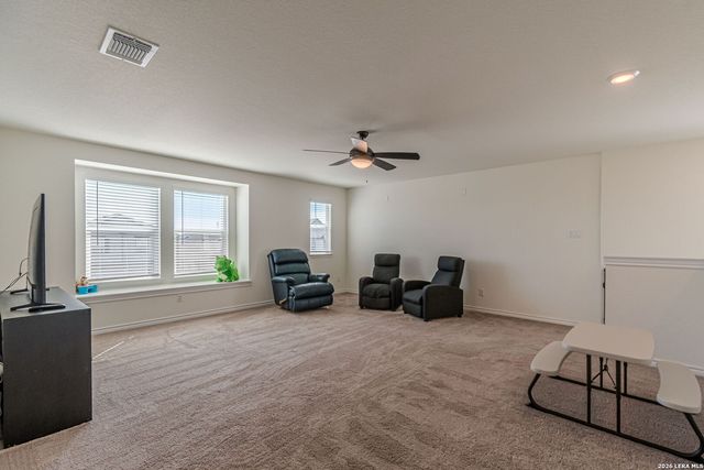 318 Deer Crest Dr, New Braunfels, TX 78130