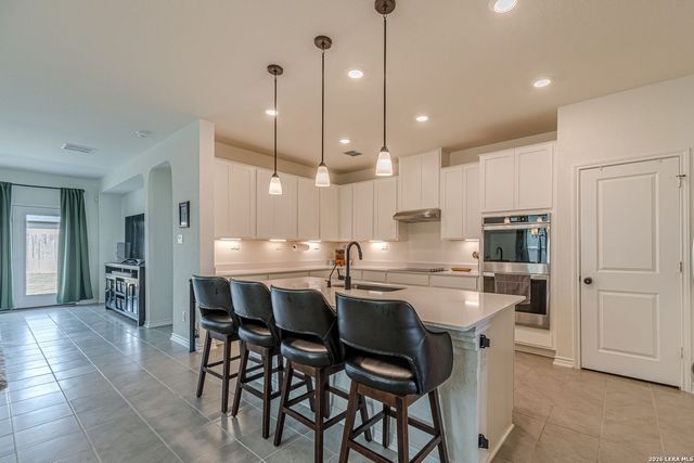 318 Deer Crest Dr, New Braunfels, TX 78130