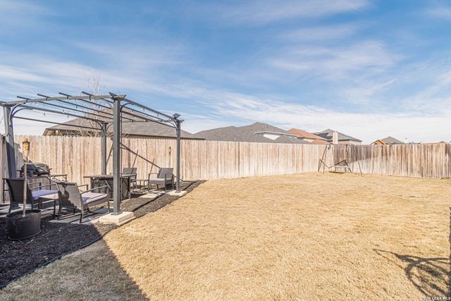 318 Deer Crest Dr, New Braunfels, TX 78130