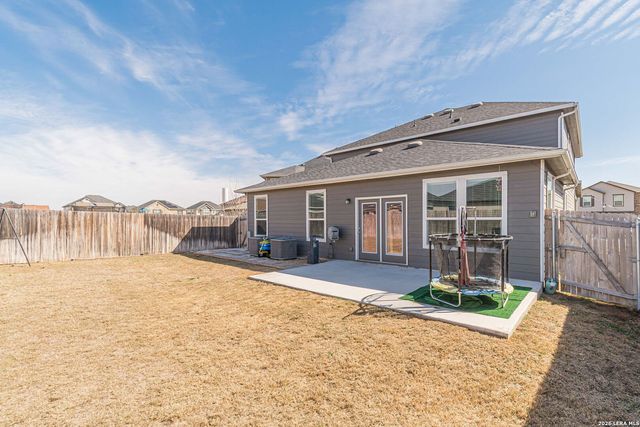 318 Deer Crest Dr, New Braunfels, TX 78130