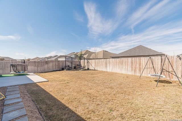 318 Deer Crest Dr, New Braunfels, TX 78130