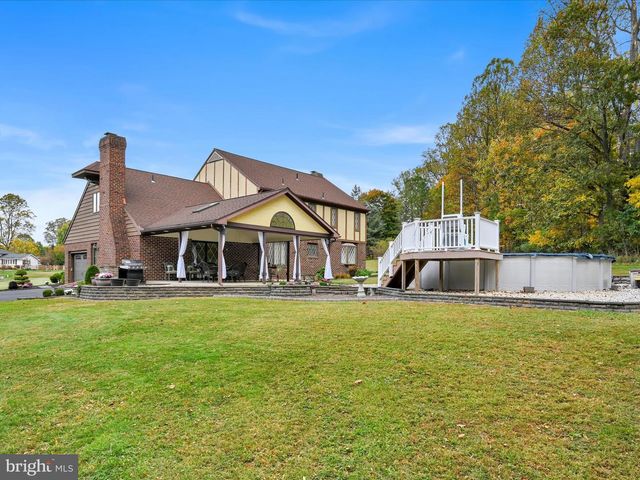 208 FOXCROFT LN, Robesonia, PA 19551