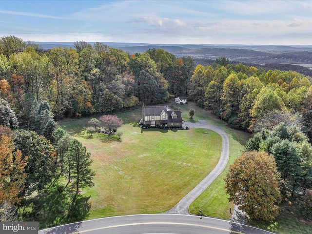 208 FOXCROFT LN, Robesonia, PA 19551