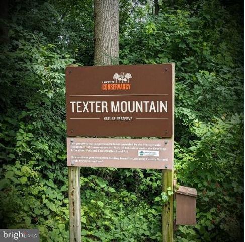 208 FOXCROFT LN, Robesonia, PA 19551